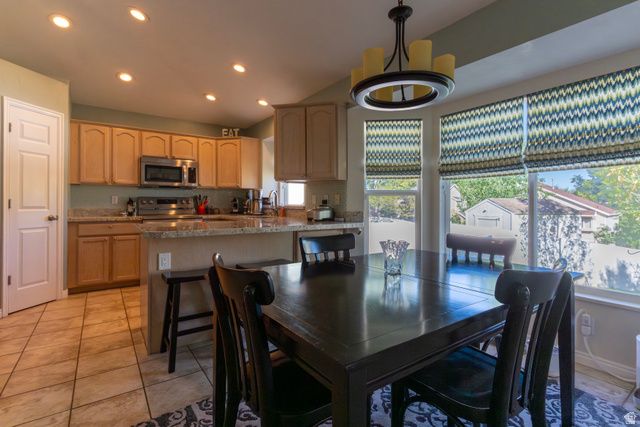 481 E WATERFORD WAY, Midvale, UT 84047