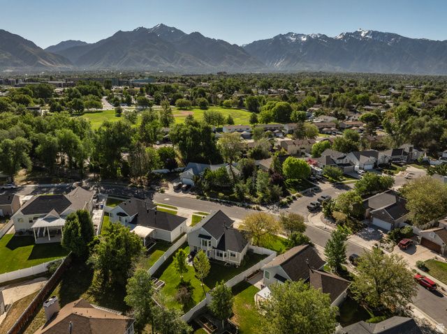 481 E WATERFORD WAY, Midvale, UT 84047