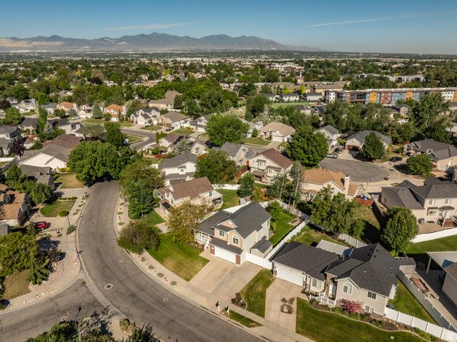481 E WATERFORD WAY, Midvale, UT 84047