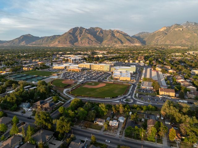 481 E WATERFORD WAY, Midvale, UT 84047