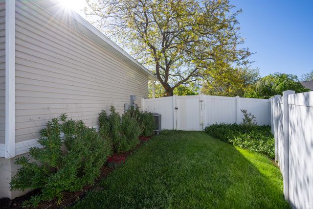 481 E WATERFORD WAY, Midvale, UT 84047