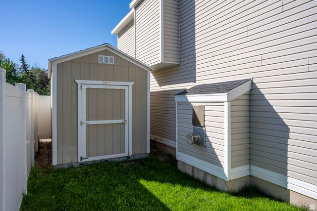 481 E WATERFORD WAY, Midvale, UT 84047