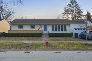 731 N Gibbons Avenue, Arlington Heights, IL 60004