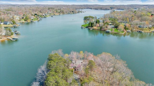 232 Peninsula DR, Moneta, VA 24121