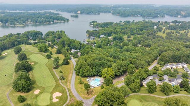 232 Peninsula DR, Moneta, VA 24121