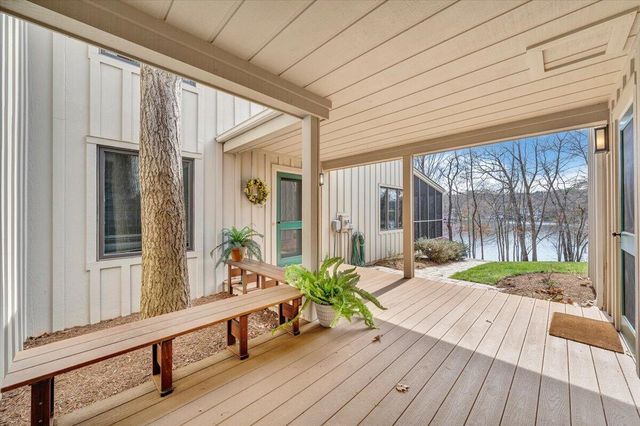 232 Peninsula DR, Moneta, VA 24121