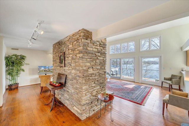 232 Peninsula DR, Moneta, VA 24121