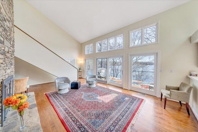 232 Peninsula DR, Moneta, VA 24121