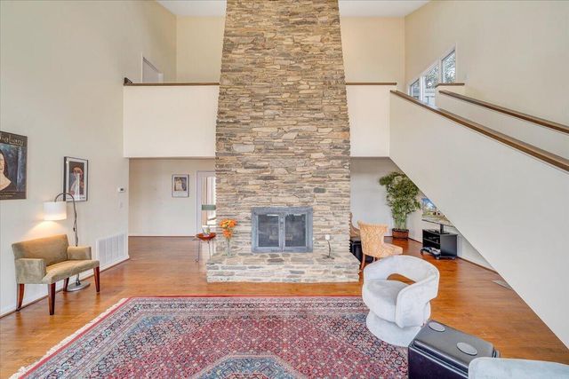 232 Peninsula DR, Moneta, VA 24121