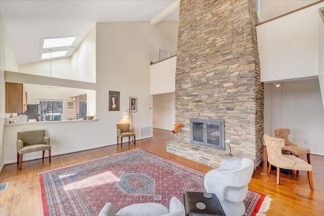 232 Peninsula DR, Moneta, VA 24121