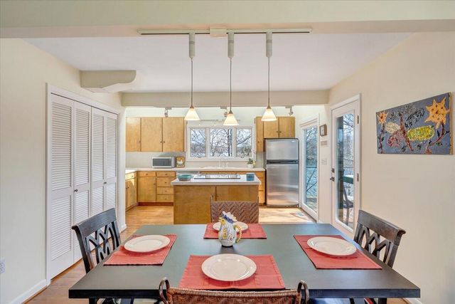 232 Peninsula DR, Moneta, VA 24121