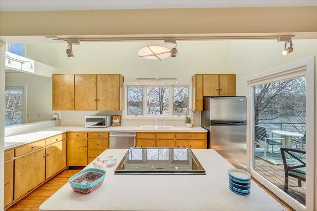 232 Peninsula DR, Moneta, VA 24121