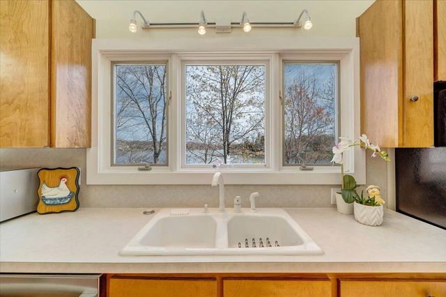 232 Peninsula DR, Moneta, VA 24121