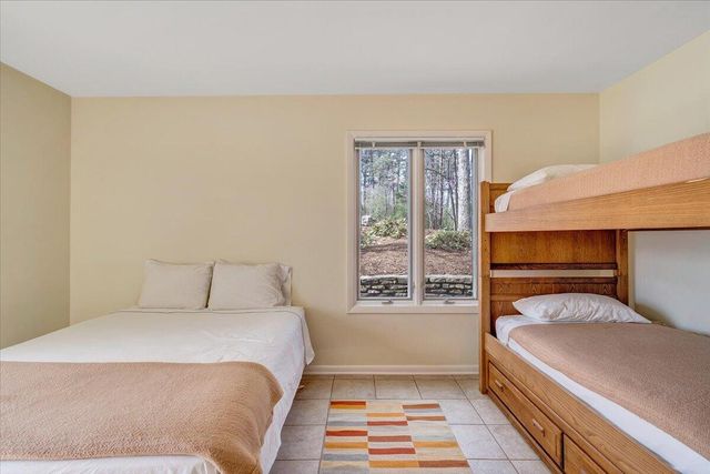 232 Peninsula DR, Moneta, VA 24121