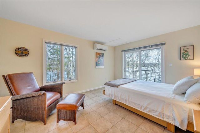 232 Peninsula DR, Moneta, VA 24121