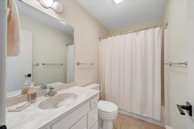 232 Peninsula DR, Moneta, VA 24121