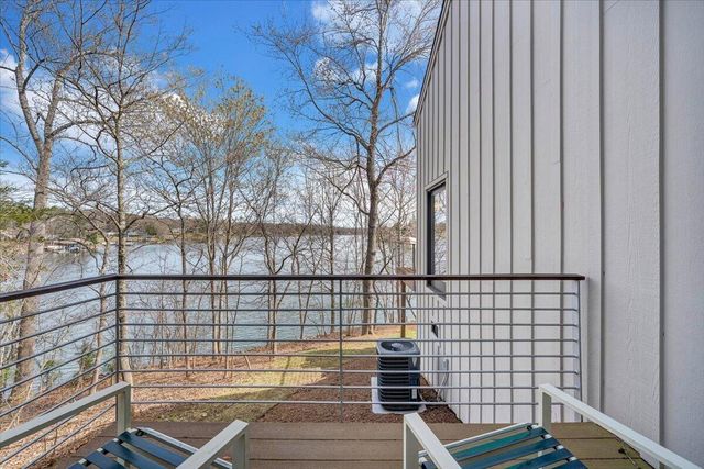 232 Peninsula DR, Moneta, VA 24121