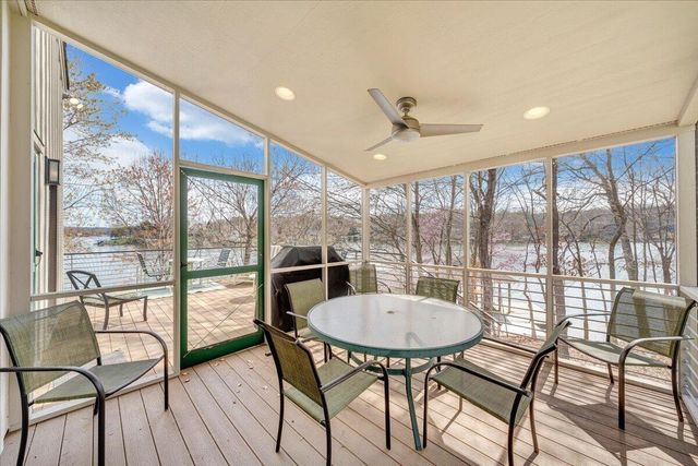 232 Peninsula DR, Moneta, VA 24121