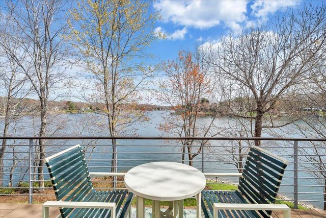 232 Peninsula DR, Moneta, VA 24121