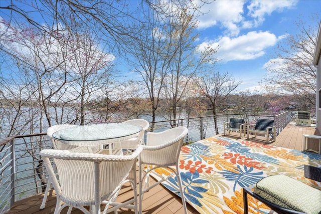 232 Peninsula DR, Moneta, VA 24121