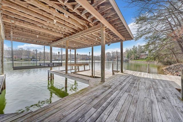 232 Peninsula DR, Moneta, VA 24121