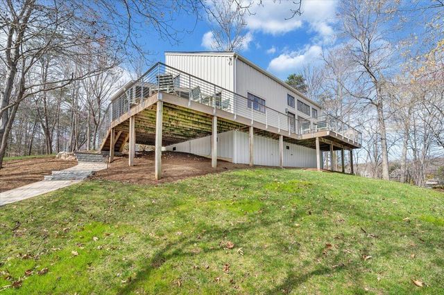 232 Peninsula DR, Moneta, VA 24121