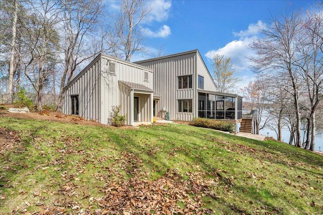 232 Peninsula DR, Moneta, VA 24121