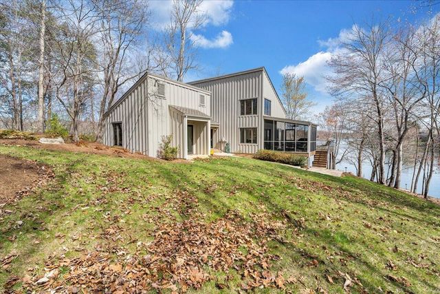 232 Peninsula DR, Moneta, VA 24121