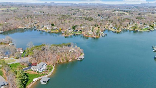 232 Peninsula DR, Moneta, VA 24121