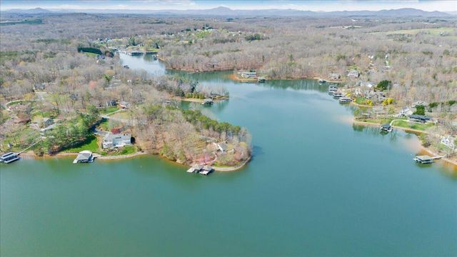 232 Peninsula DR, Moneta, VA 24121