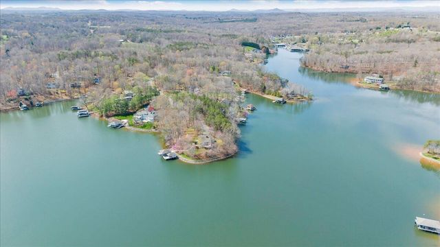 232 Peninsula DR, Moneta, VA 24121