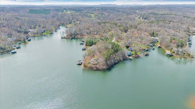 232 Peninsula DR, Moneta, VA 24121