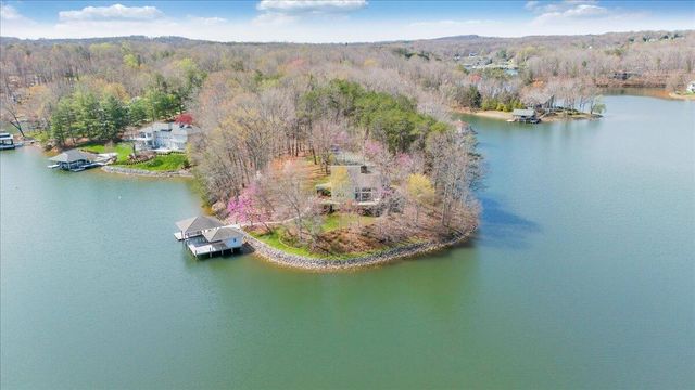 232 Peninsula DR, Moneta, VA 24121