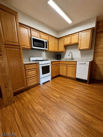 18 Prince St, Hamburg Boro, NJ 07419
