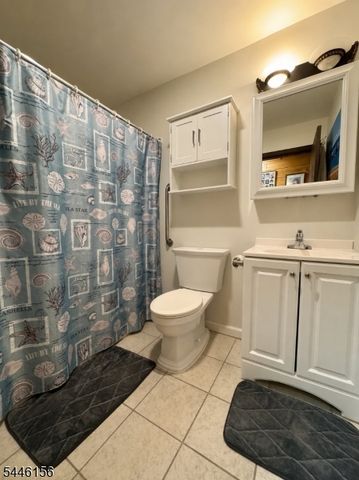 18 Prince St, Hamburg Boro, NJ 07419