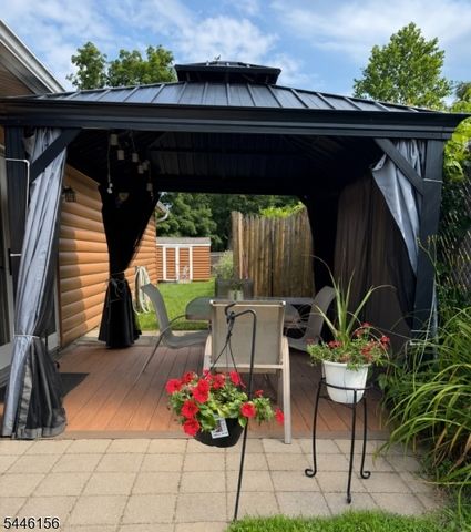 18 Prince St, Hamburg Boro, NJ 07419