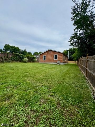 18 Prince St, Hamburg Boro, NJ 07419
