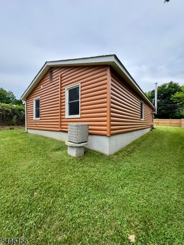 18 Prince St, Hamburg Boro, NJ 07419