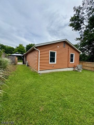 18 Prince St, Hamburg Boro, NJ 07419