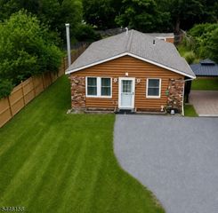 18 Prince St, Hamburg Boro, NJ 07419
