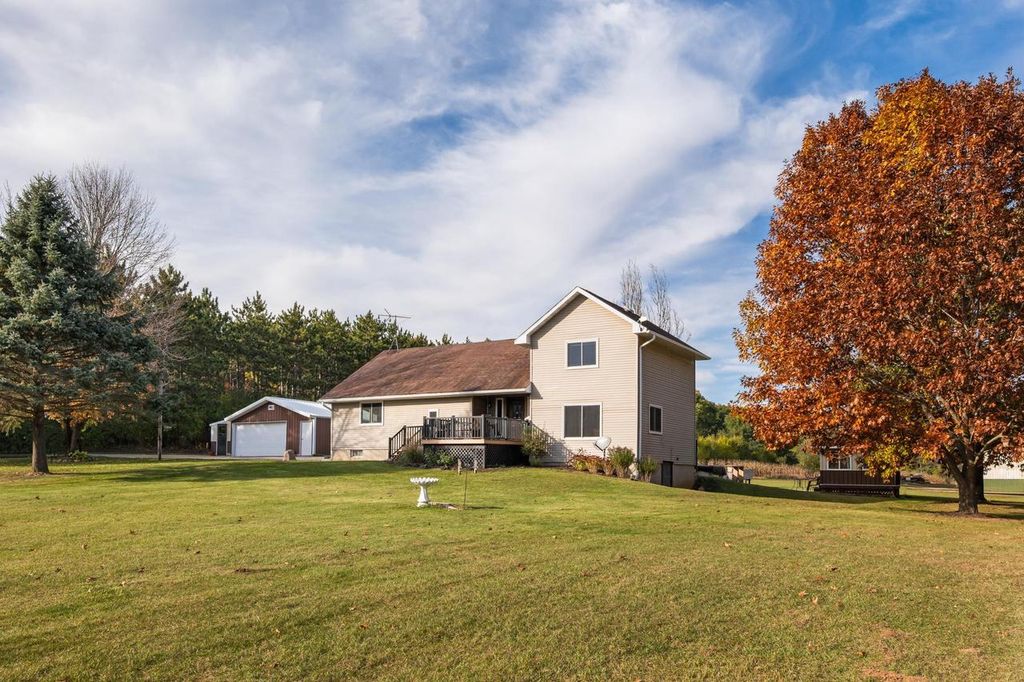 N5664 Sondalle Lane, Princeton, WI 54968