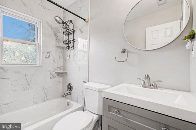 1229 E LONGVIEW DR, Woodbridge, VA 22191