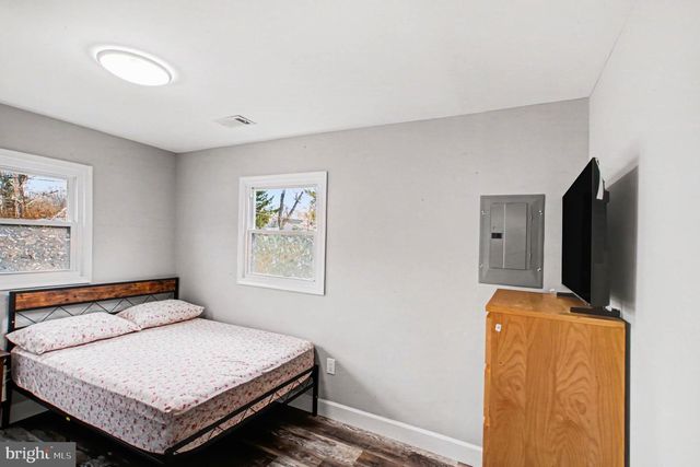 1229 E LONGVIEW DR, Woodbridge, VA 22191