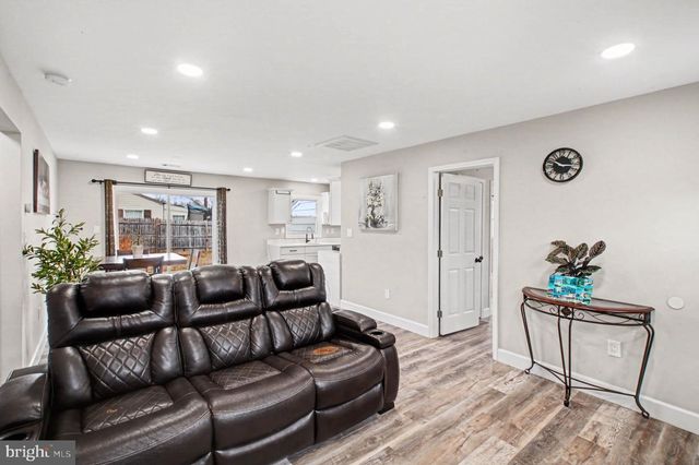 1229 E LONGVIEW DR, Woodbridge, VA 22191