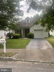 42 SPRING MEADOW DR, Lakewood, NJ 08701