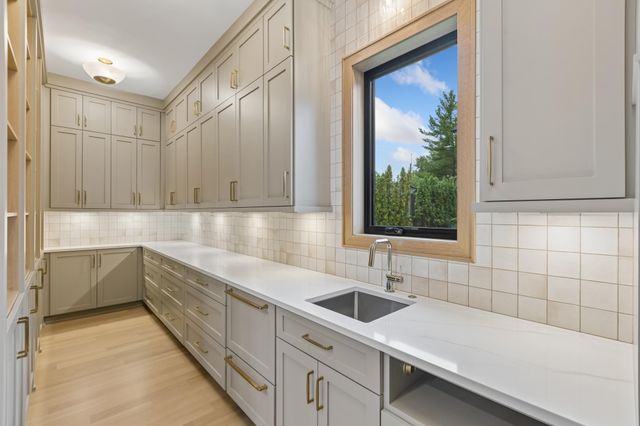 5805 Kellogg Avenue, Edina, MN 55424