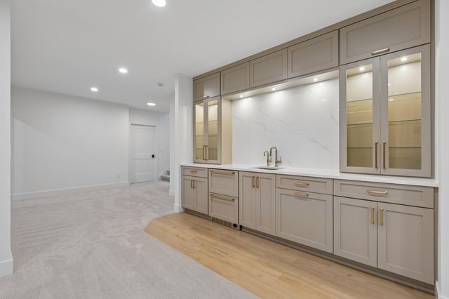 5805 Kellogg Avenue, Edina, MN 55424
