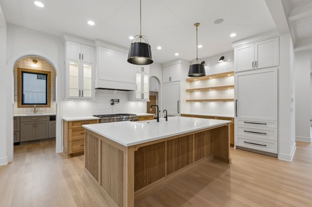 5805 Kellogg Avenue, Edina, MN 55424
