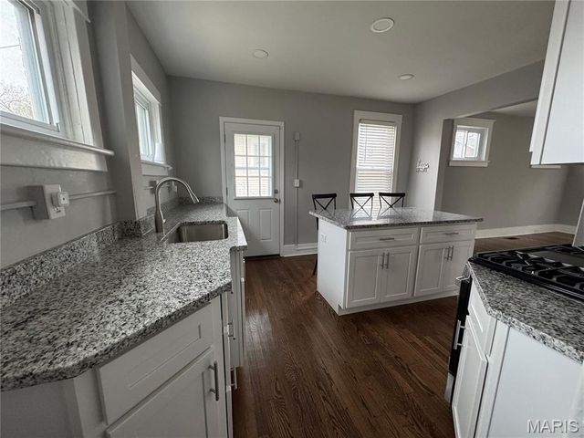 729 Luckystone Avenue, St Louis, MO 63122