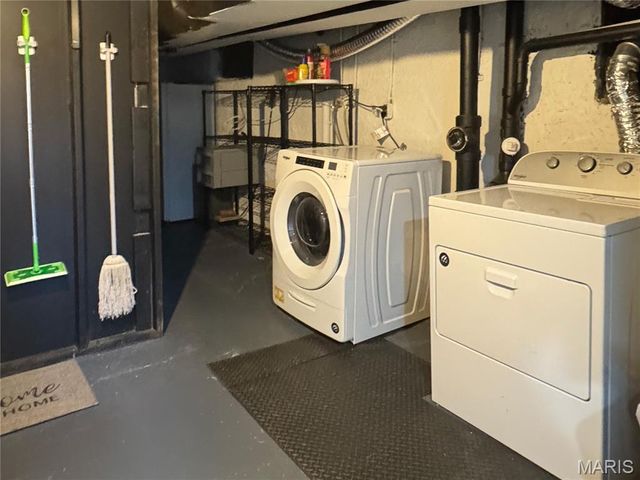 729 Luckystone Avenue, St Louis, MO 63122